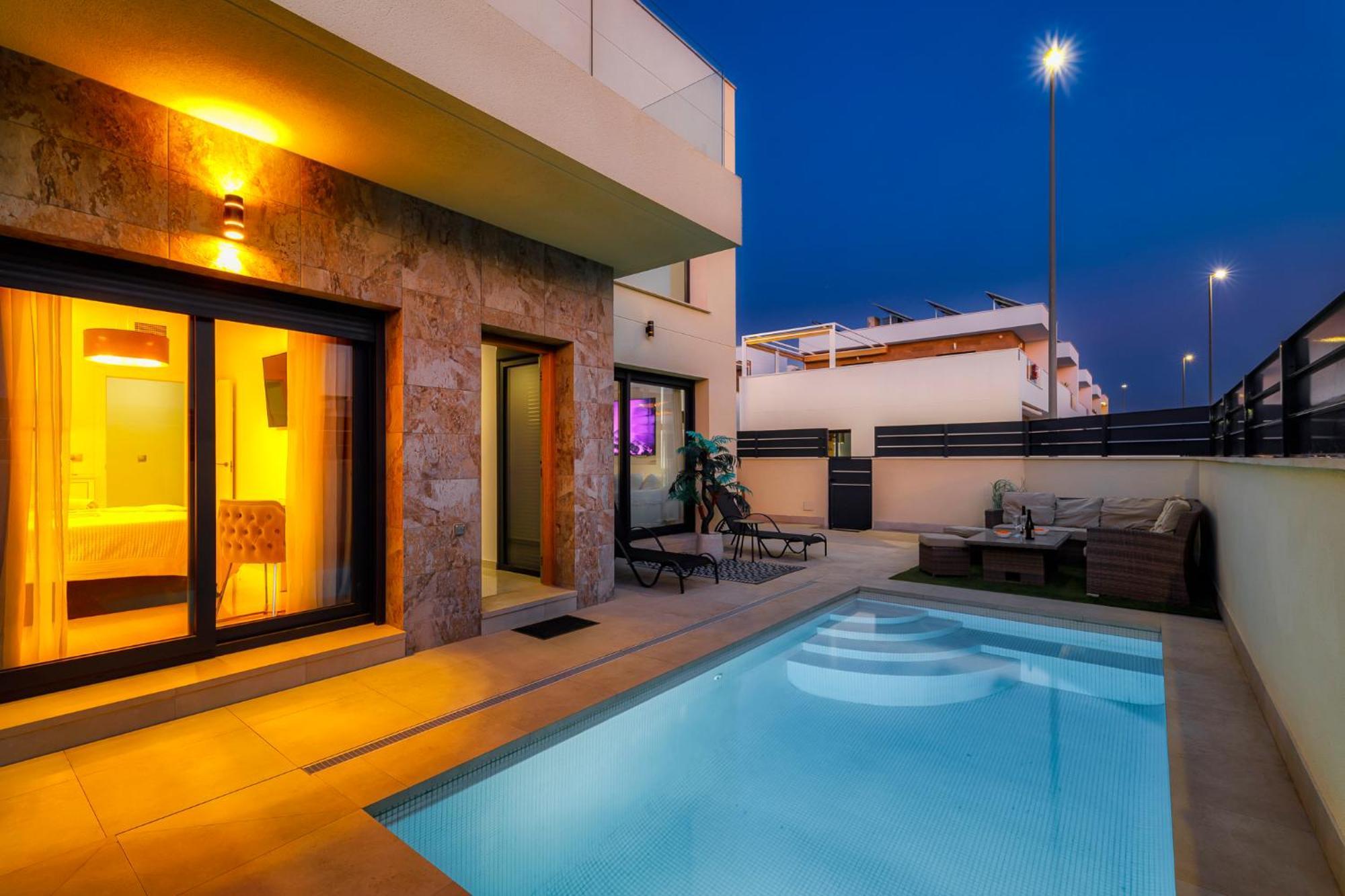 Villa White Diamond - Piscine - Plage 10 Minutes Daya Vieja 외부 사진