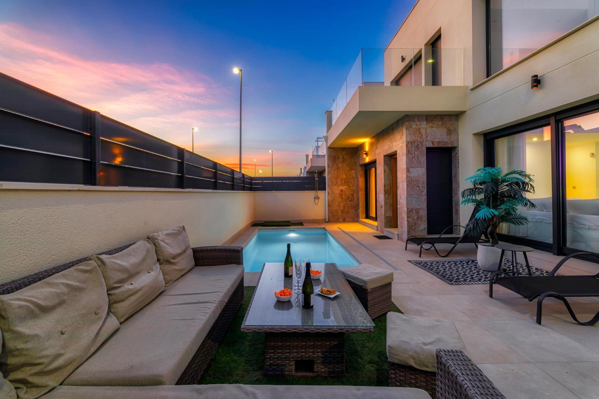 Villa White Diamond - Piscine - Plage 10 Minutes Daya Vieja 외부 사진