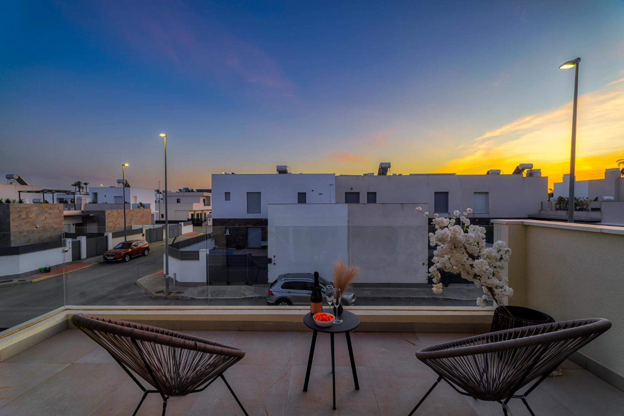 Villa White Diamond - Piscine - Plage 10 Minutes Daya Vieja 외부 사진